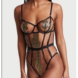 Victoria's Secret Sexy Lingerie Lace Halter Bra And Thong Black Gold Size Small